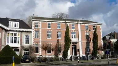110m2 Appartamento in affitto per 2450€/mese a Paviljoenslaan 13C, Haarlem