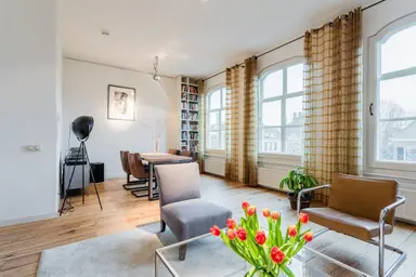 125m2 Appartement à louer pour 2750€/mois à Prinsegracht 28, The Hague