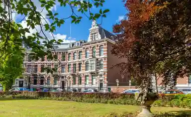 242m2 Wohnung zur Miete für 7500€/Monat in Koningin Emmaplein 15C, Rotterdam