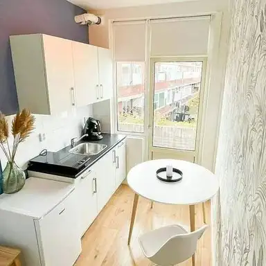 30m2 monolocale in affitto per 520€/mese a Broekslootkade, The Hague