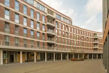 100m2 flat to rent for 1360.1€/month in Stadhuispassage 64, Weert