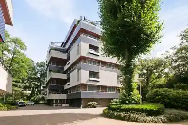171m2 apartment to rent for 2500€/month in Schuttersweg, Hilversum