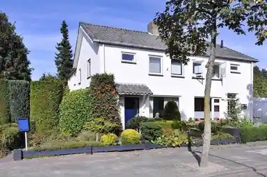 150m2 maison à louer pour 2250€/mois à Pennendijk, Ulvenhout