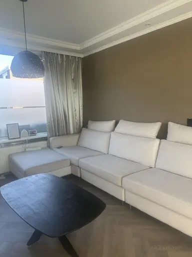 90m2 Appartement à louer pour 995€/mois à Spieringstraat, Hoogvliet