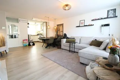 99μ² μονοκατοικία προς ενοικίαση για 2100€/μήνα σε Ravelstraat, Spijkenisse