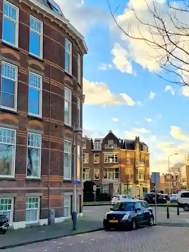 124m2 Appartement à louer pour 2850€/mois à Groot Hertoginnelaan, The Hague