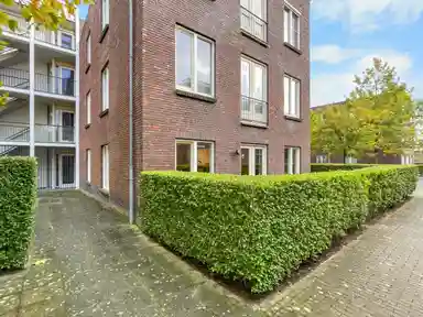 100m2 Wohnung zur Miete für 1995€/Monat in Beneluxlaan 2, Almere