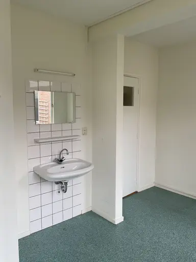 12m2 anti-squat to rent for 300€/month in Poeldijk