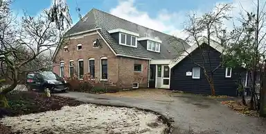 298m2 house to rent for 1995€/month in Joh Poststraat, Nieuwlande