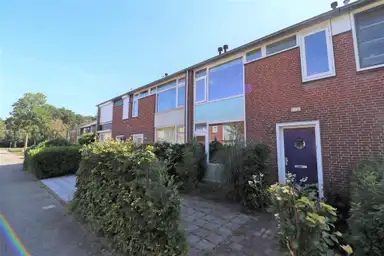 123m2 maison à louer pour 2100€/mois à Heusdenhoutsestraat 352, Breda