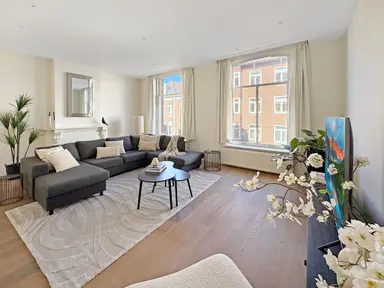 92m2 Appartement à louer pour 3750€/mois à Pieter Cornelisz. Hooftstraat 55-2, Amsterdam