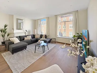 92m2 Appartement à louer pour 3750€/mois à Pieter Cornelisz. Hooftstraat 55-3, Amsterdam