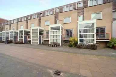 221m2 house to rent for 2500€/month in Jonkheer Carel Sternplein, Voorburg