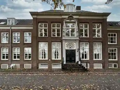 219m2 flat to rent for 2500€/month in Broederplein 21, Zeist