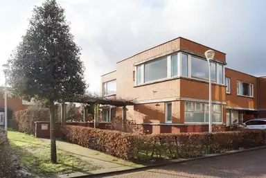 190m2 house to rent for 3750€/month in Friendshipring 21, Nootdorp