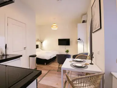 20m2 studio à louer pour 1300€/mois à Keizerstraat 74, The Hague