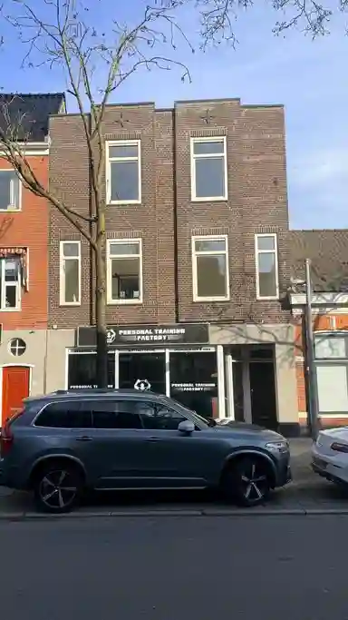 115m2 Appartement à louer pour 2350€/mois à Meeuwerderweg, Groningen