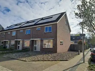 145m2 house to rent for 1235€/month in Potsweg, Enschede