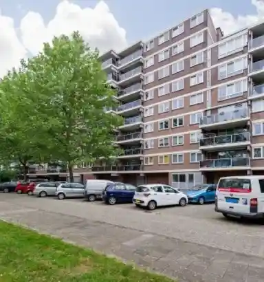 106m2 apartment to rent for 1061€/month in Prattenburg 34, Haarlem