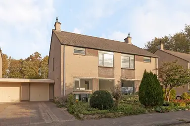 121m2 house to rent for 1250€/month in Paulus Akkermanwei, Leeuwarden