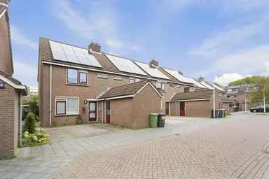 112m2 house to rent for 1685€/month in Schoonekampzoom 26, Koog aan de Zaan