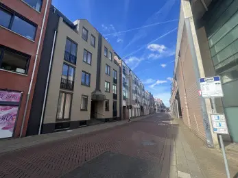142m2 Appartement à louer pour 1970€/mois à Nieuwstraat, Apeldoorn