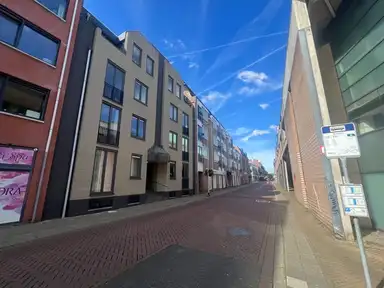 142m2 Appartement à louer pour 1895€/mois à Nieuwstraat, Apeldoorn