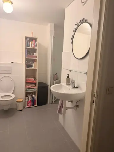 15m2 room to rent for 520€/month in Lange Hilleweg, Rotterdam