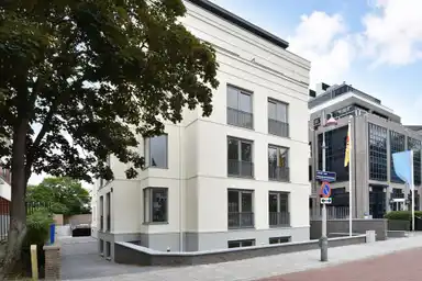102m2 apartment to rent for 2350€/month in Johan van Oldenbarneveltlaan 9R, The Hague
