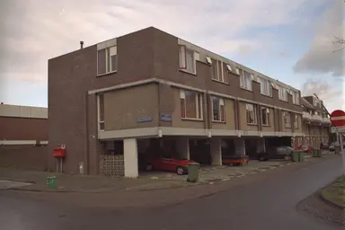 117m2 house to rent for 1609€/month in Salvador Allendestraat 73, The Hague