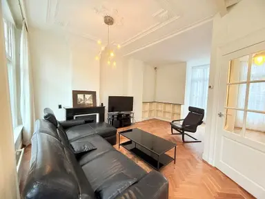 150m2 maison à louer pour 3950€/mois à Kuipersstraat, Amsterdam