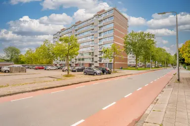 96m2 apartment to rent for 1600€/month in Verdiweg 523, Amersfoort