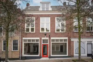 132m2 apartment to rent for 3000€/month in Markt 7, Leerdam