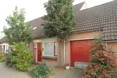 102m2 house to rent for 932.93€/month in Koningspage 18, Deventer