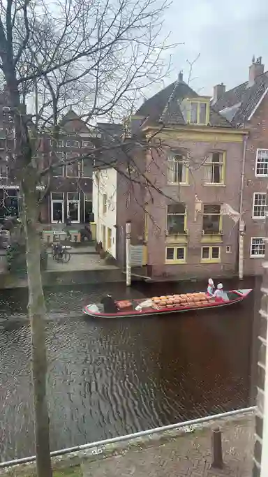 100m2 room to rent for 1000€/month in Zijdam, Alkmaar