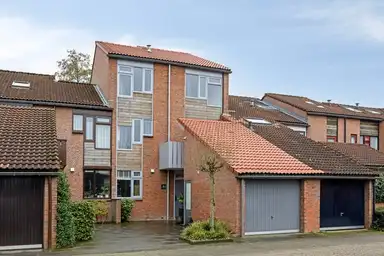 186m2 Casa in affitto per 2933€/mese a Graaf Leopoldlaan, Nieuwegein