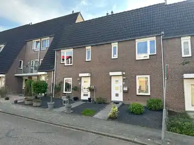 104.5m2 house to rent for 1295€/month in Grachtstraat 122, Brunssum
