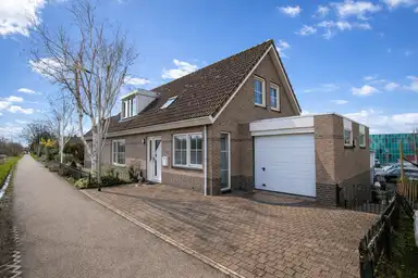 142μ² μονοκατοικία προς ενοικίαση για 2495€/μήνα σε Voorweg, Nieuwe Wetering