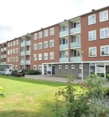 80m2 flat to rent for 835€/month in Rembrandtlaan 37, Enschede