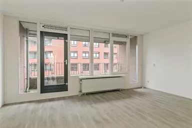 107m2 flat to rent for 1505€/month in Clermontlunet 29B, Maastricht