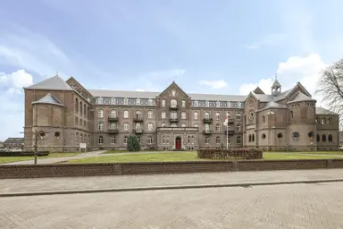 146m2 apartment to rent for 1650€/month in Emmerikseweg 23, 's-Heerenberg