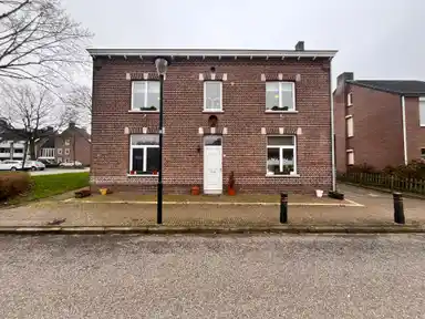 118m2 huis te huur voor 1195€/maand in Kerkstraat, Cadier en Keer