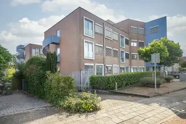 68m2 flat to rent for 953€/month in Stationsplein 4-14, Heerenveen