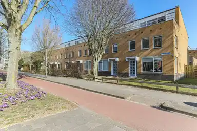 135m2 maison à louer pour 1550€/mois à S.O.J. Palmelaan, Groningen