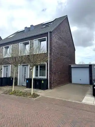 125m2 huis te huur voor 2325€/maand in Vredehagen, Rotterdam