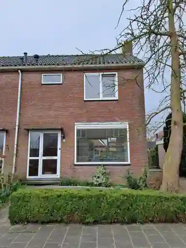 83.91m2 house to rent for 666.15€/month in Burgemeester Steertstraat 12, Oosthuizen