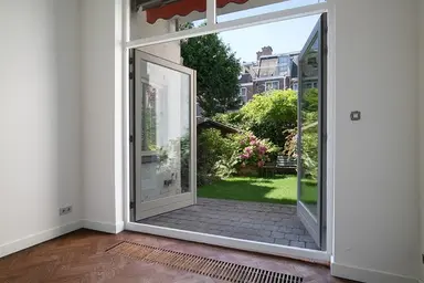 127m2 house to rent for 2995€/month in Valkenboslaan 141, The Hague