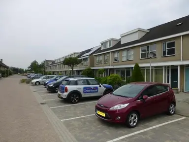 125m2 house to rent for 2500€/month in Couperinstraat 27, Capelle aan den IJssel
