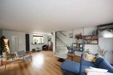 106m2 maison à louer pour 2050€/mois à Westzanerdijk 106, Zaandam