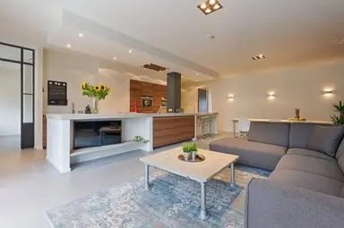 132m2 Appartement à louer pour 2795€/mois à Junostraat, The Hague